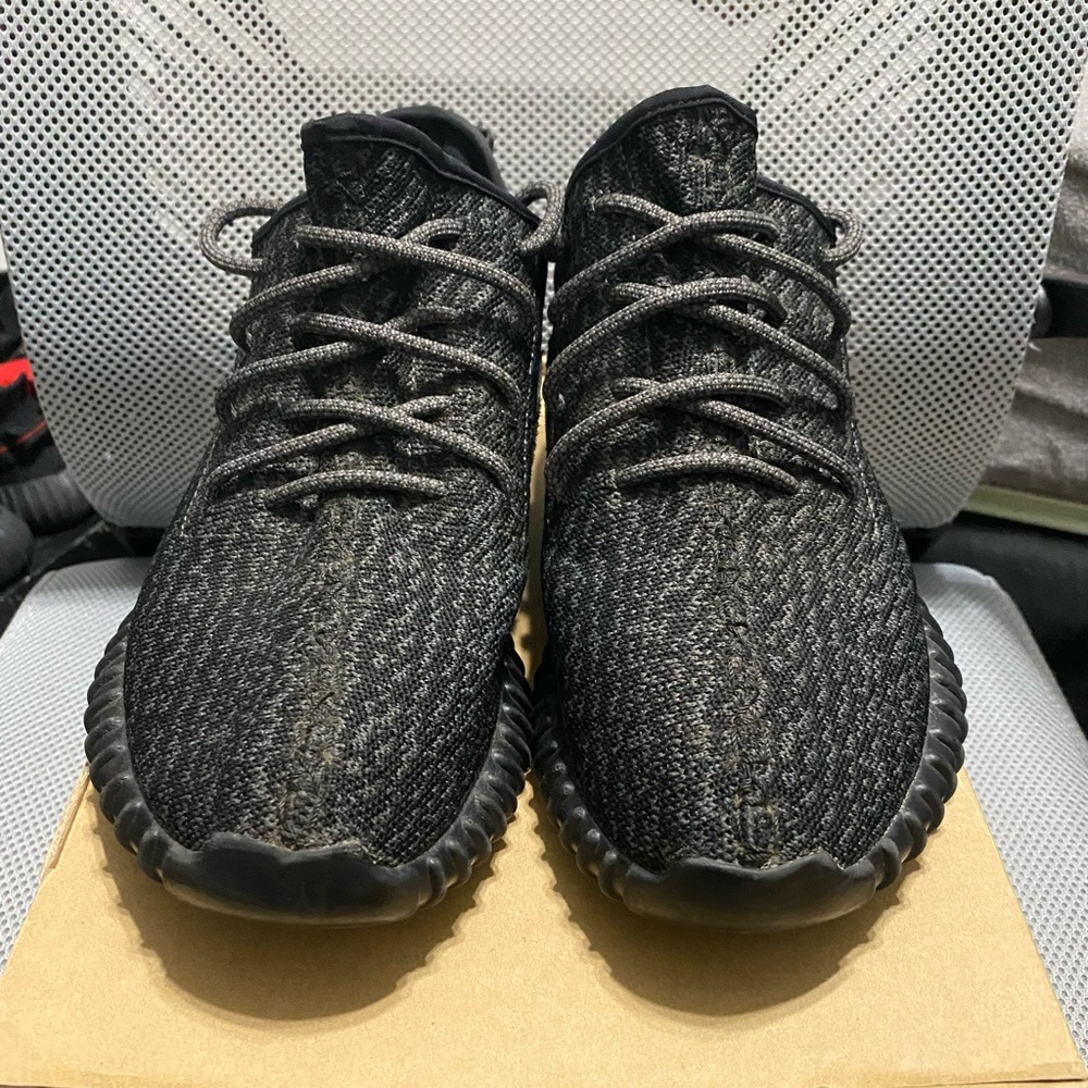 Used yeezy 350 Pirate Black